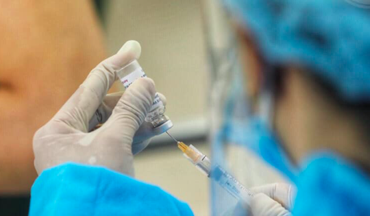 Thứ trưởng Đỗ Xuân Tuyên: Việt Nam đang đàm phán nguồn vaccine COVID-19 tiêm cho trẻ 5-11 tuổi