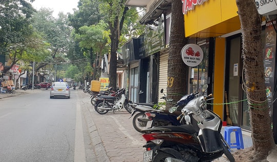 Hàng loạt cửa hàng ăn uống vùng cam của Hà Nội chỉ "bán mang về"