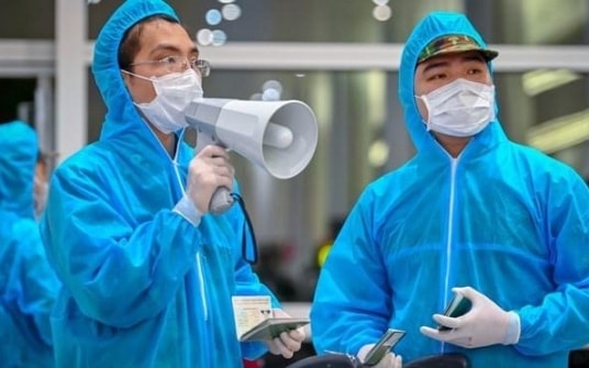 Sáng 6/1: Omicron lan rộng có thể gây quá tải cả hệ thống y tế 