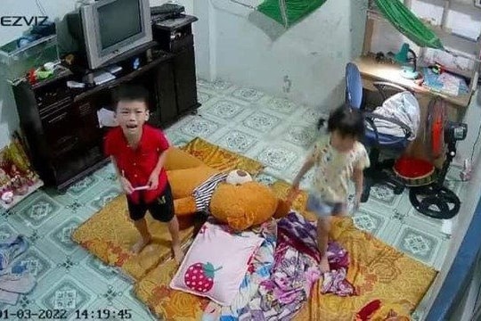 Bắt giữ 2 đối tượng cướp máy tính bảng của 2 cháu nhỏ trong phòng trọ