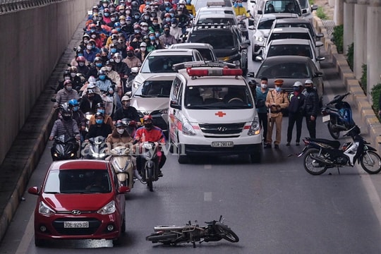 Hà Nội: Công an tìm nhân chứng vụ tai nạn giao thông khiến 1 người tử vong
