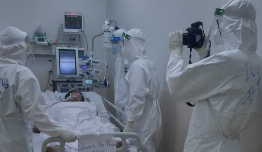 Dấu ấn 2021: Những chuyện chưa kể từ trong tâm dịch