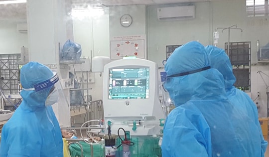 Sáng 17/2: Có 389 ca COVID-19 nặng phải thở máy, ECMO; Sẽ điều chỉnh thời gian cách ly theo dõi sức khoẻ tại nhà với học sinh là F1