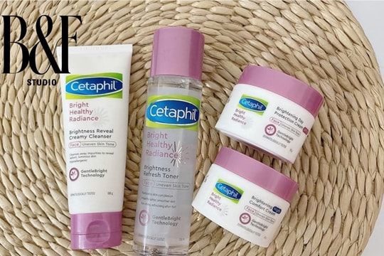 Mùa đông khiến da nhạy cảm lắm, bổ sung ngay bộ sản phẩm này để da được cấp ẩm và sáng khỏe rạng rỡ bạn ơi!