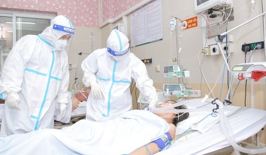 Lại lập đỉnh, Hà Nội lên gần 4.900 ca mới; 801 ca nặng, nguy kịch