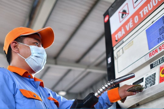 Giá xăng tiếp tục tăng mạnh lần thứ 5 liên tiếp?