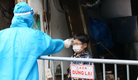 Trẻ em mắc COVID-19 chăm sóc tại nhà cần biết hướng dẫn chi tiết dùng thuốc hạ sốt của Bộ Y tế