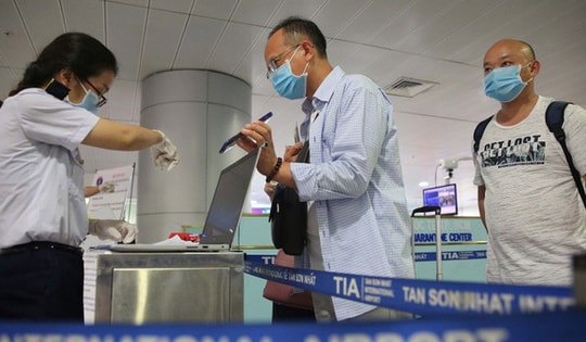 Nóng: Bộ Y tế chính thức ban hành hướng dẫn phòng chống dịch COVID-19 với người nhập cảnh