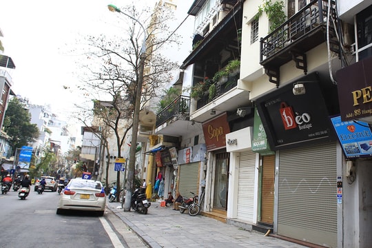 Các shop phục vụ khách "Tây" vẫn án binh bất động dù đã mở cửa du lịch quốc tế