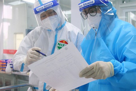 Tin sáng 22/3: Số ca mắc COVID-19 mới giảm; 17 nước công nhận hộ chiếu vaccine Việt Nam