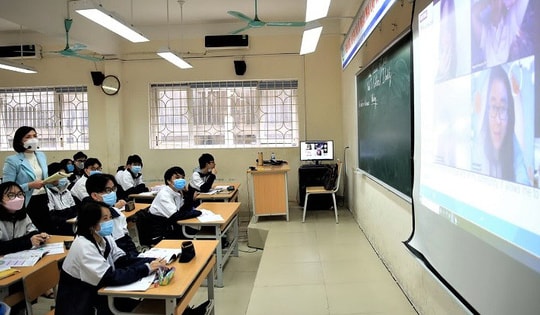 Không phân loại vùng theo cấp độ dịch, việc học song song 'on-off' liệu có còn phù hợp?