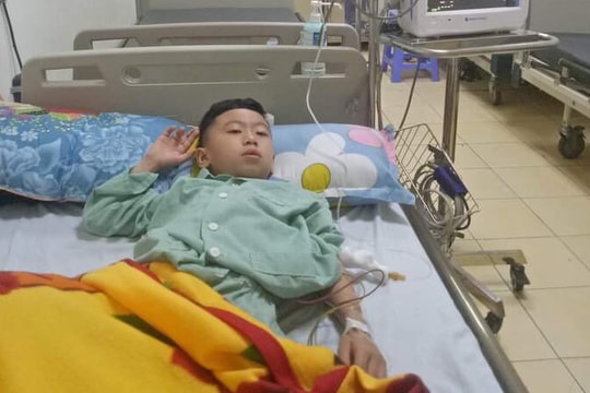 Người cha nghèo mong có 50 triệu đồng cho con phẫu thuật tim