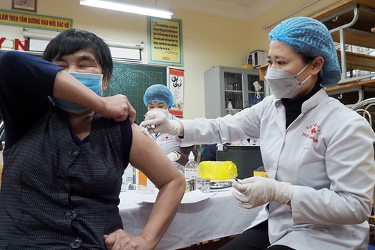 Chiều 31/3: Đã tiêm hơn 206 triệu liều vaccine phòng COVID-19; Số mũi 3 đến nay là bao nhiêu?