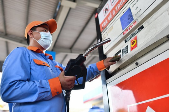 Giá xăng biến động như thế nào từ đầu năm 2022 đến nay?