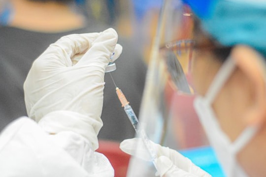 Trẻ 5-11 tuổi được cấp hộ chiếu vaccine sau tiêm, Bộ Y tế bắt buộc cơ sở tiêm chủng ký số