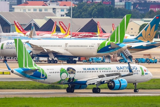 Nghỉ lễ 30/4-1/5: Giá vé máy bay tăng gấp 3 lần, khách sạn cao cấp kín chỗ 96% 