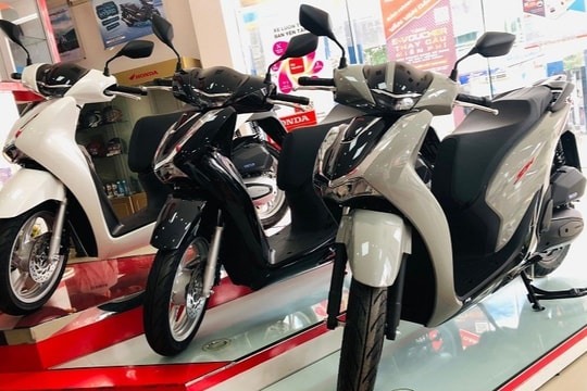 Nhiều mẫu xe máy tay ga của Honda tăng giá mạnh 