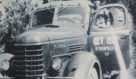 Khoảnh khắc lịch sử của người đã lái chiếc xe vận tải đầu tiên vào Dinh Độc Lập