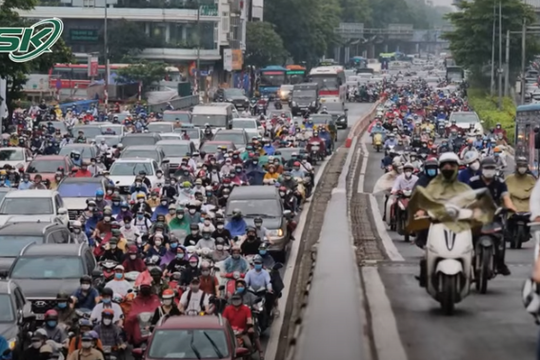 Sau đỉnh dịch bùng phát, Hà Nội tắc đường trở lại