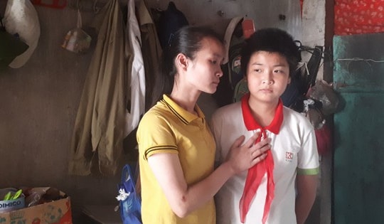 Thiếu tình thương của bố, cậu bé lớp 6 lo sợ mỗi ngày khi mẹ thường xuyên lên cơn động kinh