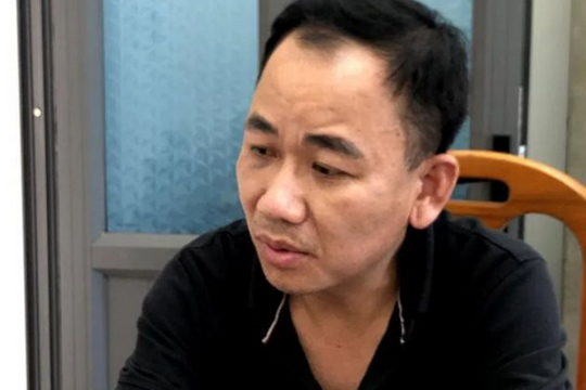 Tài xế xe Mercedes truy đuổi, tông chết người ở Bình Thuận đối diện tội danh nào?