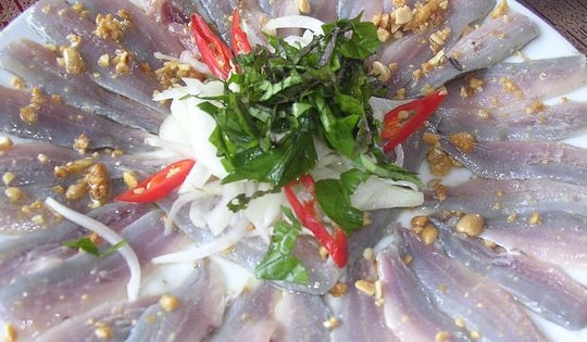 Bộ Y tế chỉ 4 triệu chứng của bệnh sán lá gan nhỏ do thói quen ăn gỏi cá