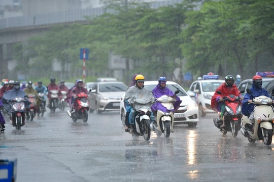 Miền Bắc sắp đón mưa lớn sau những ngày nắng nóng