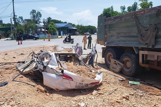 Vụ tai nạn nghiêm trọng ở Hòa Bình là án điểm về xe chở quá khổ, quá tải