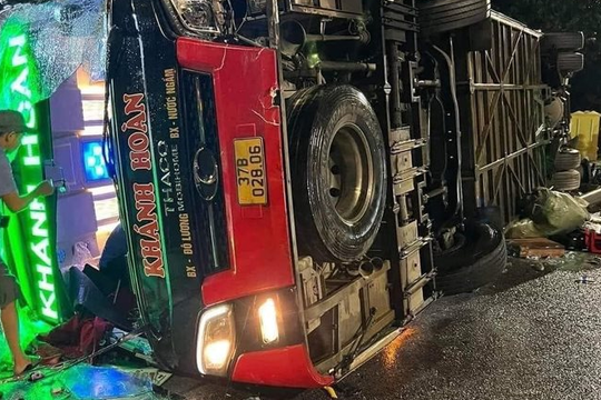 Danh tính 9 người thương vong trong vụ xe khách gây tai nạn rồi lật ở Ninh Bình