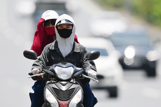 Nắng nóng gay gắt, người dân cần làm gì để tránh bị sốc nhiệt?