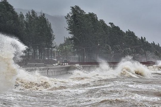 Thủ tướng Chính phủ: Tuyệt đối không lơ là, chủ quan trước diễn biến bão số 1 và mưa lũ