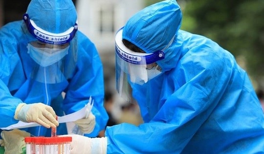 Sáng 2/7: Cấp độ dịch mới nhất ở nước ta khi ca COVID-19 tăng; Biến thể phụ BA.5 có thể tiếp tục xâm nhập