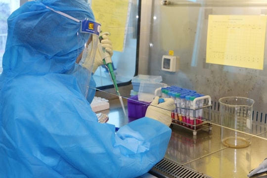 Liên tiếp ca mắc biến thể BA.4, BA.5 xuất hiện tại Hà Nội, TP. HCM có đáng lo ngại không? 