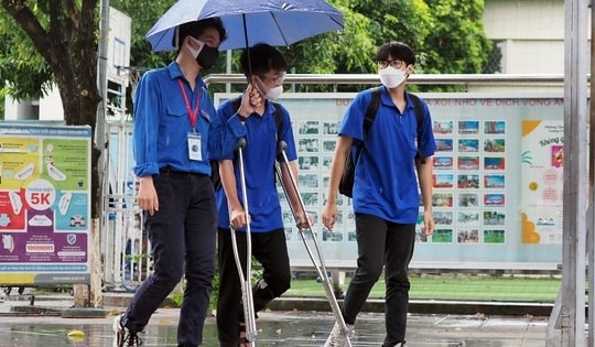 Hơn 5.500 tình nguyện viên tham gia hỗ trợ thí sinh trong những ngày thi tốt nghiệp THPT