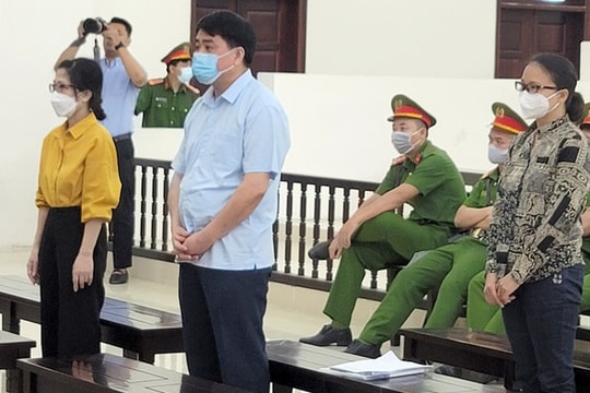 Ông Nguyễn Đức Chung nộp giấy khen, bằng khen có được xem xét giảm nhẹ?