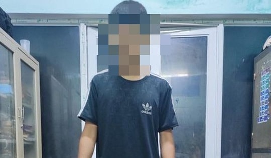 Nam thanh niên điều khiển xe máy tông 2 cảnh sát giao thông