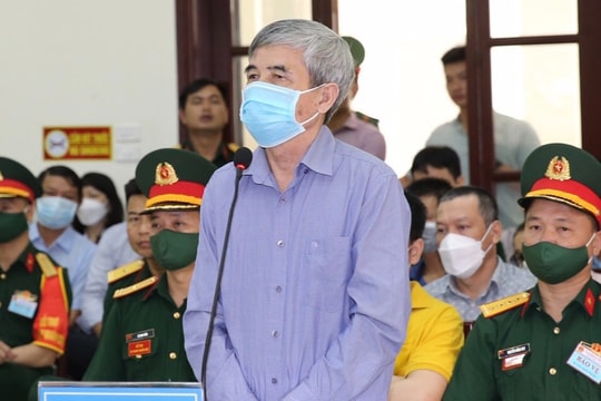 Trùm buôn lậu xăng dầu khai chi đậm tiền cho cựu thiếu tướng chơi golf