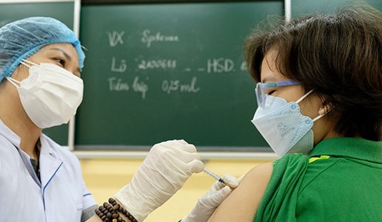 Còn 44 ngày nữa: Không tiêm vaccine nguy cơ mắc COVID-19 cao hơn đến 5 lần, rất nhiều tỉnh thành vẫn tiêm chậm