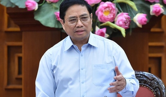 Thủ tướng: Chú trọng phòng chống dịch COVID-19, đẩy mạnh tiêm vaccine