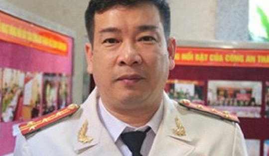 Bị xét xử tội "Nhận hối lộ", cựu Trưởng Công an quận Tây Hồ đối diện bao năm tù?