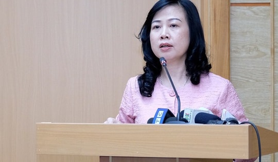 Quyền Bộ trưởng Bộ Y tế Đào Hồng Lan: "Nguy cơ dịch chồng dịch là hiện hữu"