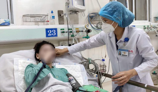 Cô gái nguy kịch, tổn thương não do ngộ độc methanol được xuất viện