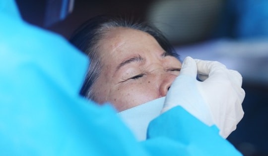 Ngày 21/8: Ca COVID-19 mới giảm còn 1.561, ngày thứ 2 liên tiếp có F0 tử vong