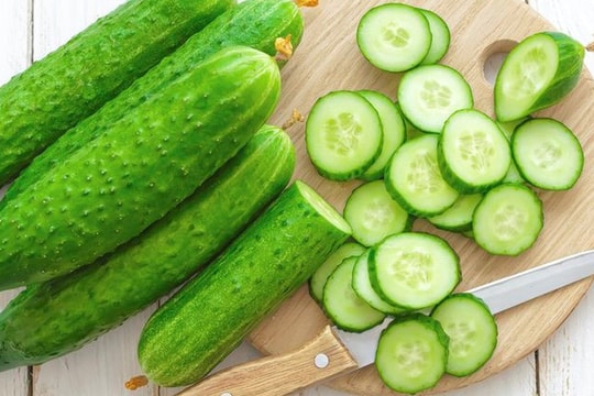 Những người nên hạn chế ăn dưa chuột?