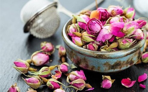 Lợi ích ít ai biết của trà hoa hồng đối với sức khỏe