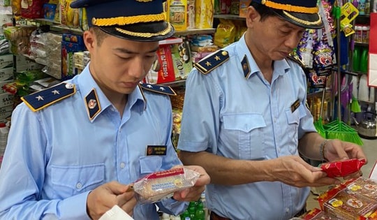 Phát hiện và thu giữ hàng nghìn bánh trung thu không rõ nguồn gốc