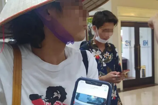 Từ vụ tài xế taxi thu gấp 10 cho cuốc xe 42.000 đồng đến loạt vụ du khách nước ngoài bị 'chặt chém'