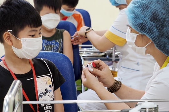 Triển khai chiến dịch tiêm vaccine COVID-19 cho trẻ: 'Vui trung thu, tựu trường an toàn'