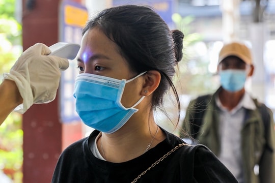 Quy định mới về đeo khẩu trang chống dịch COVID-19 nơi công cộng