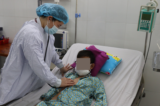 Bệnh nhi suy thận giai đoạn cuối được cứu sống từ tạng của người chết não